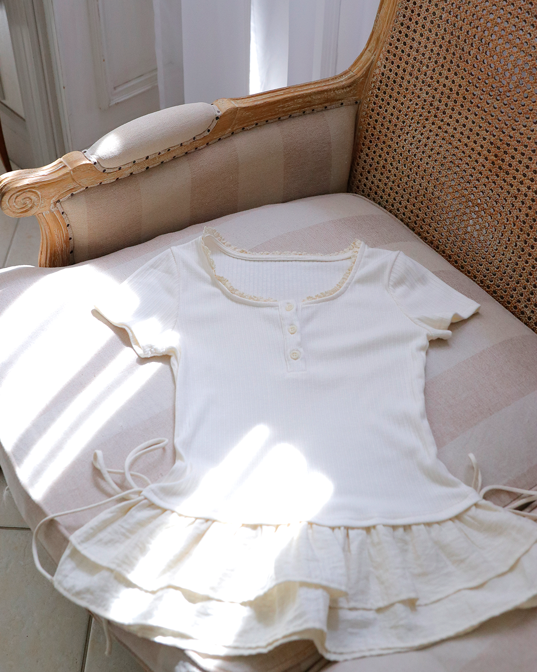 ruffled hem t-shirt