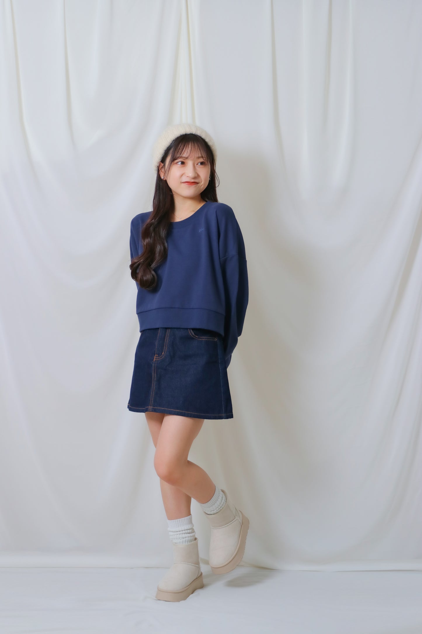 umm. logo short sweat