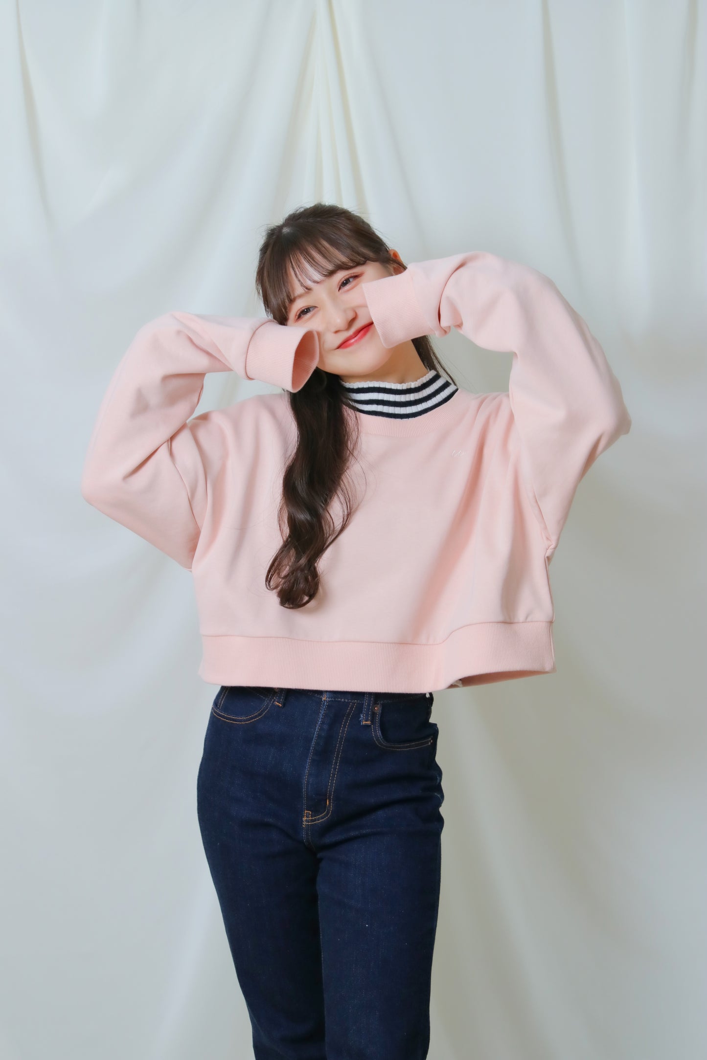 umm. logo short sweat