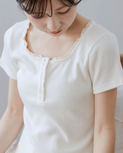 ruffled hem t-shirt